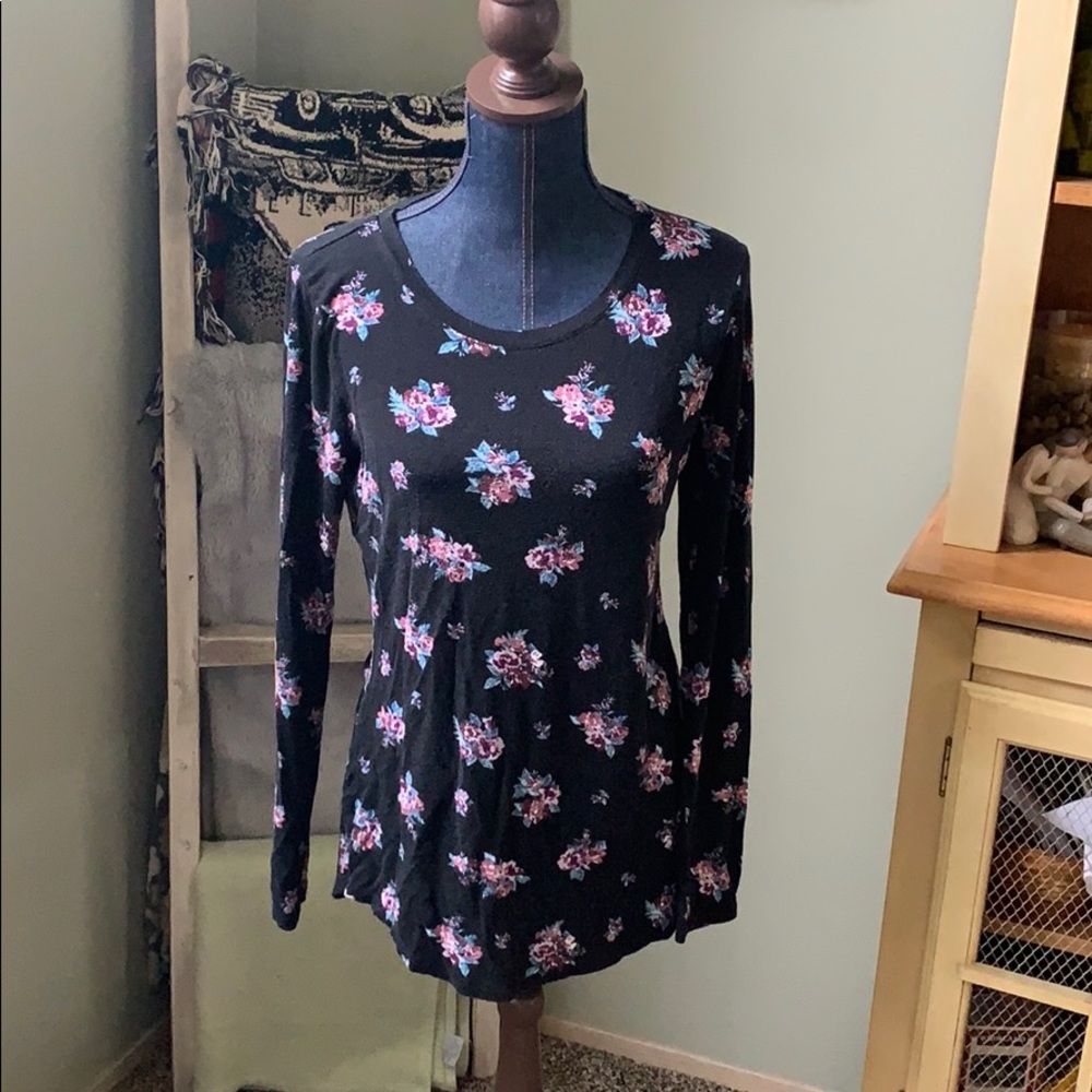 24/7 maurices black floral long sleeve shirt